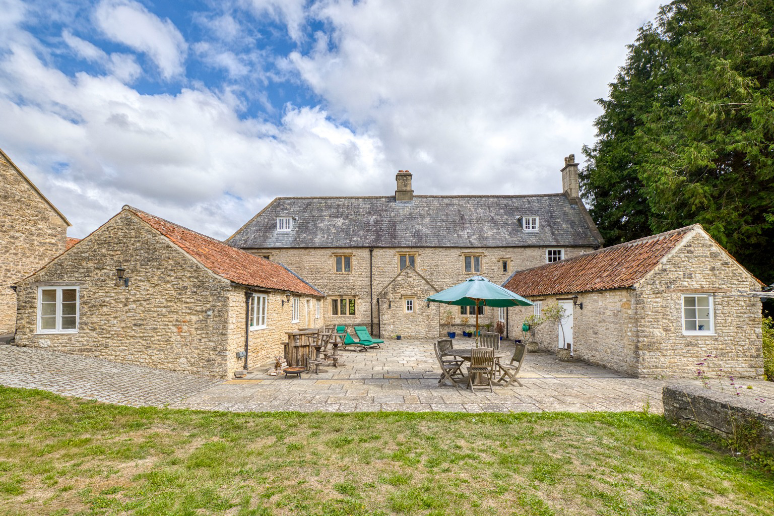 Manor house with circa 26 acres, a mile from Wells, photo 28