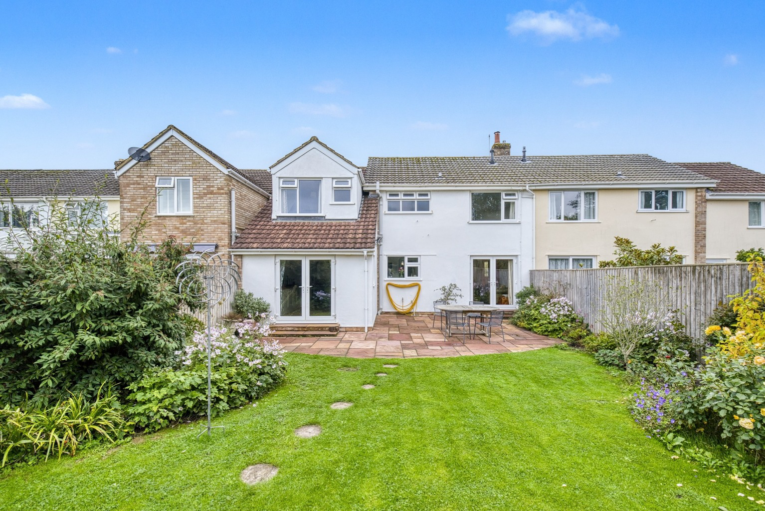 St. Cuthbert Avenue, walking distance from the High Street, photo 20