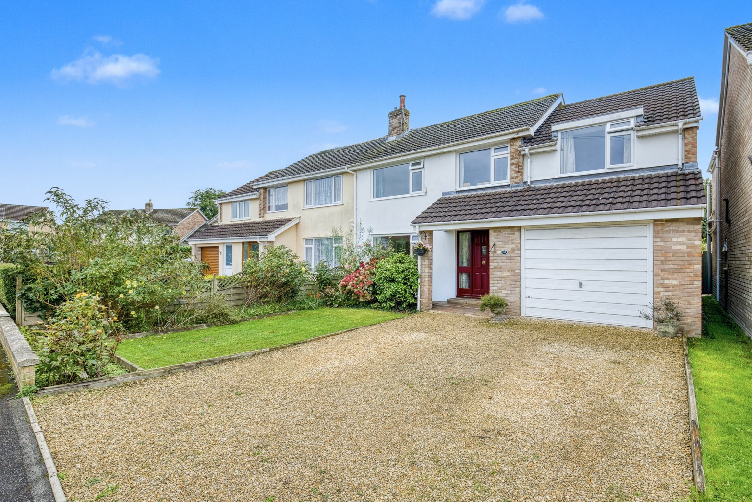 St. Cuthbert Avenue, walking distance from the High Street, photo 18