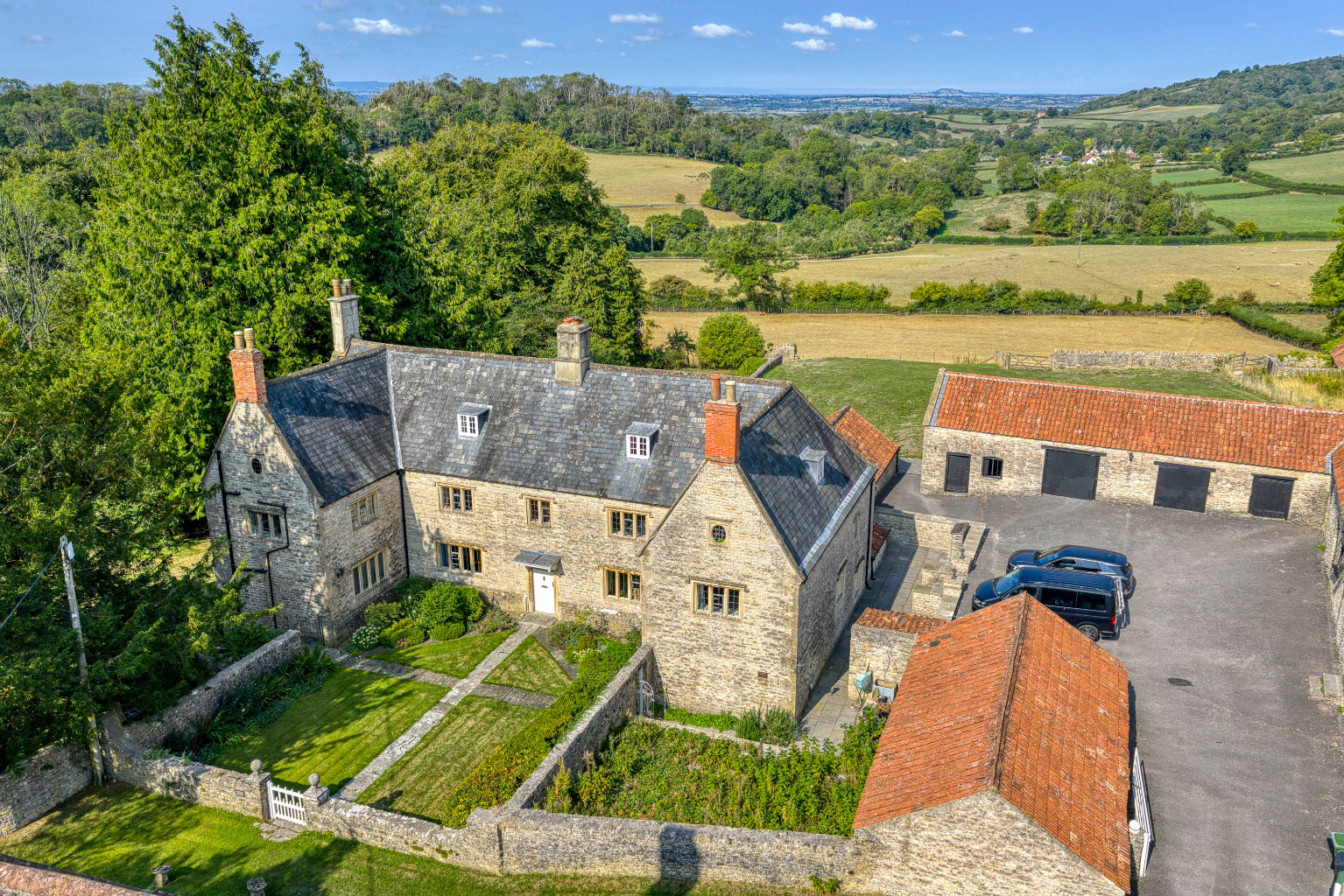 Manor house with circa 26 acres, a mile from Wells, photo 2