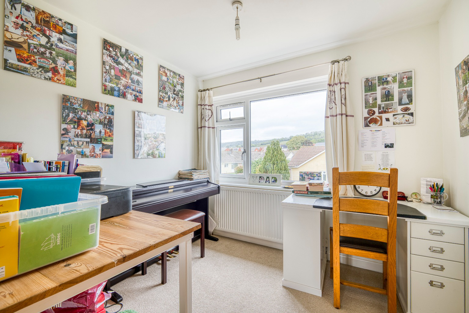 St. Cuthbert Avenue, walking distance from the High Street, photo 13
