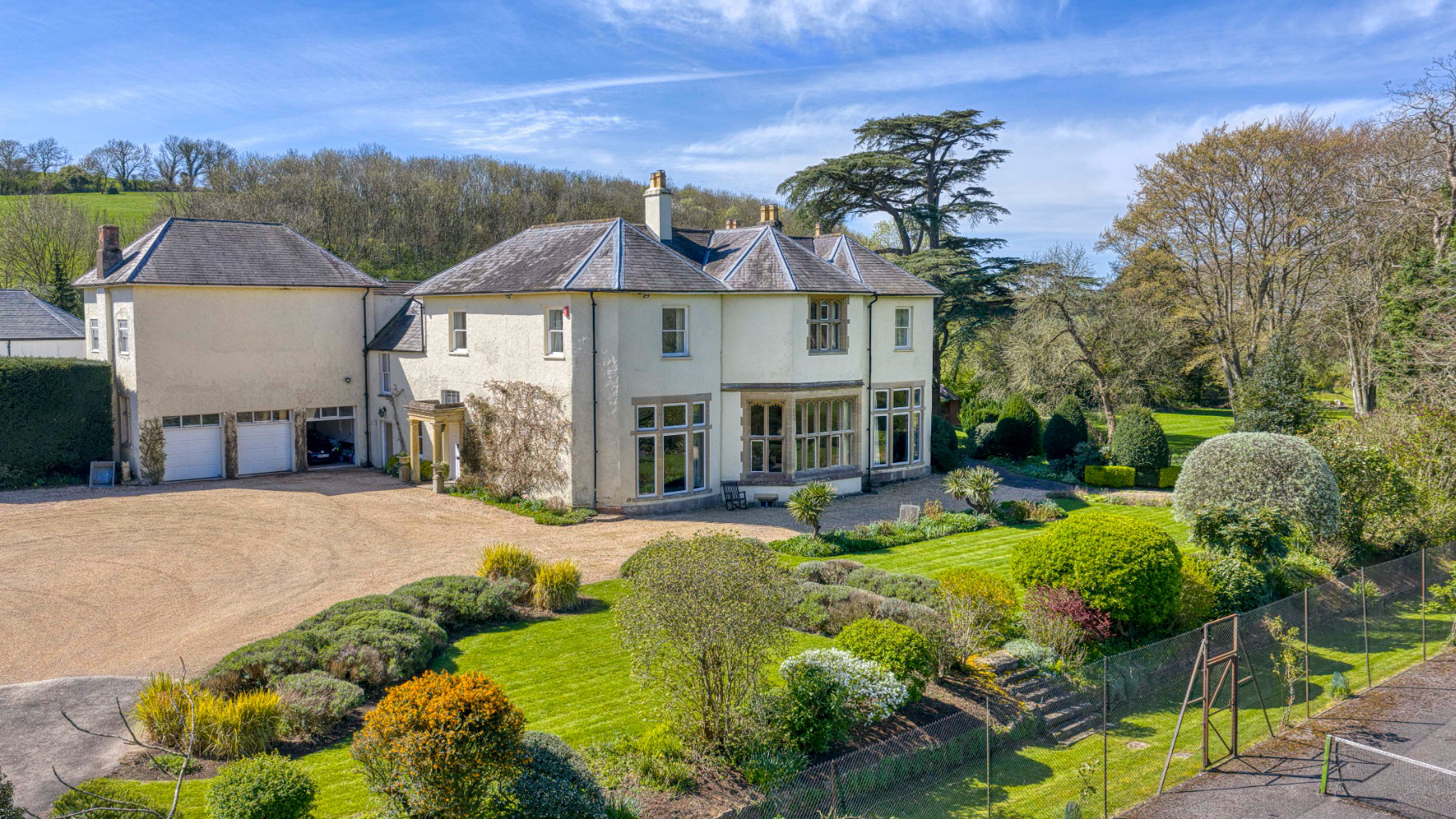 Stunning house with park like grounds close to Wells