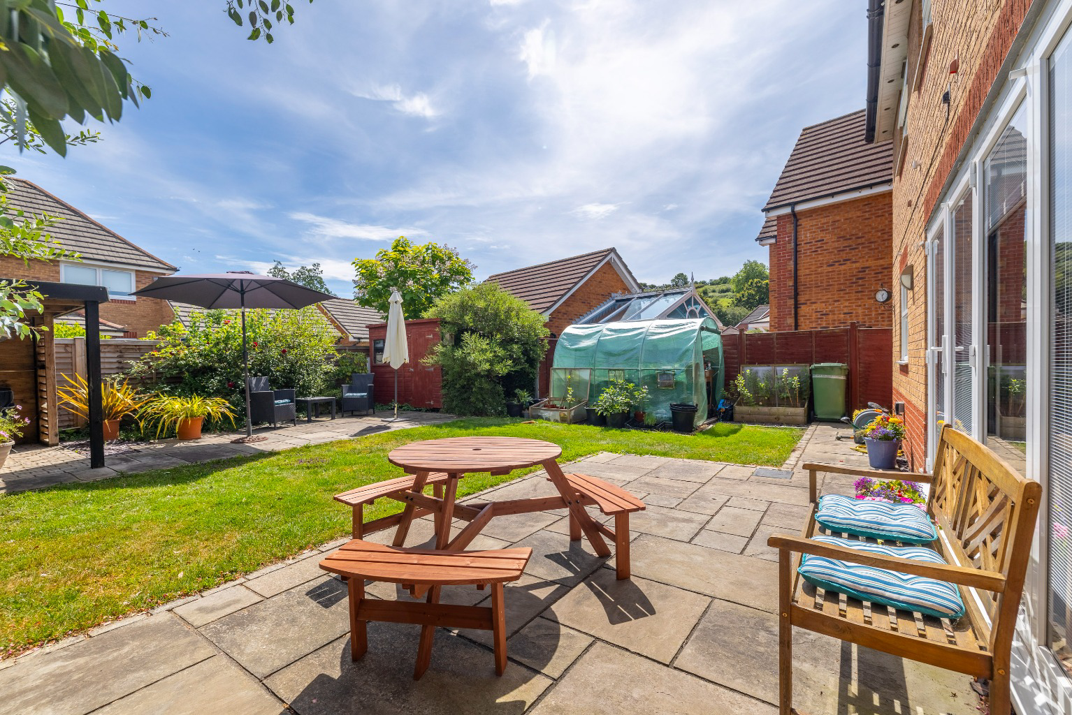 Desirable residential area in centre of Glastonbury, photo 3