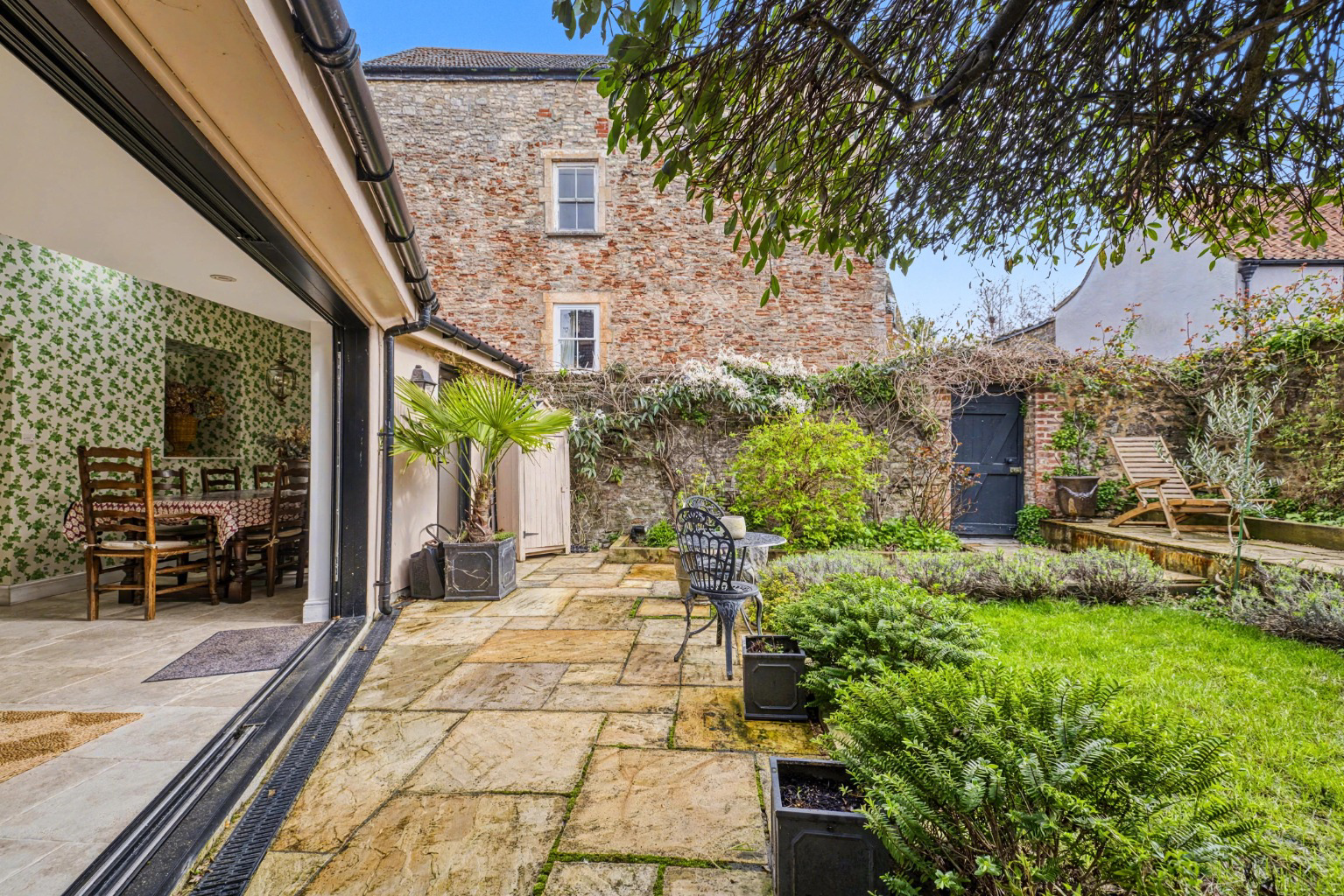 Exceptionally attractive, historic, fully renovate, central Wells, photo 36