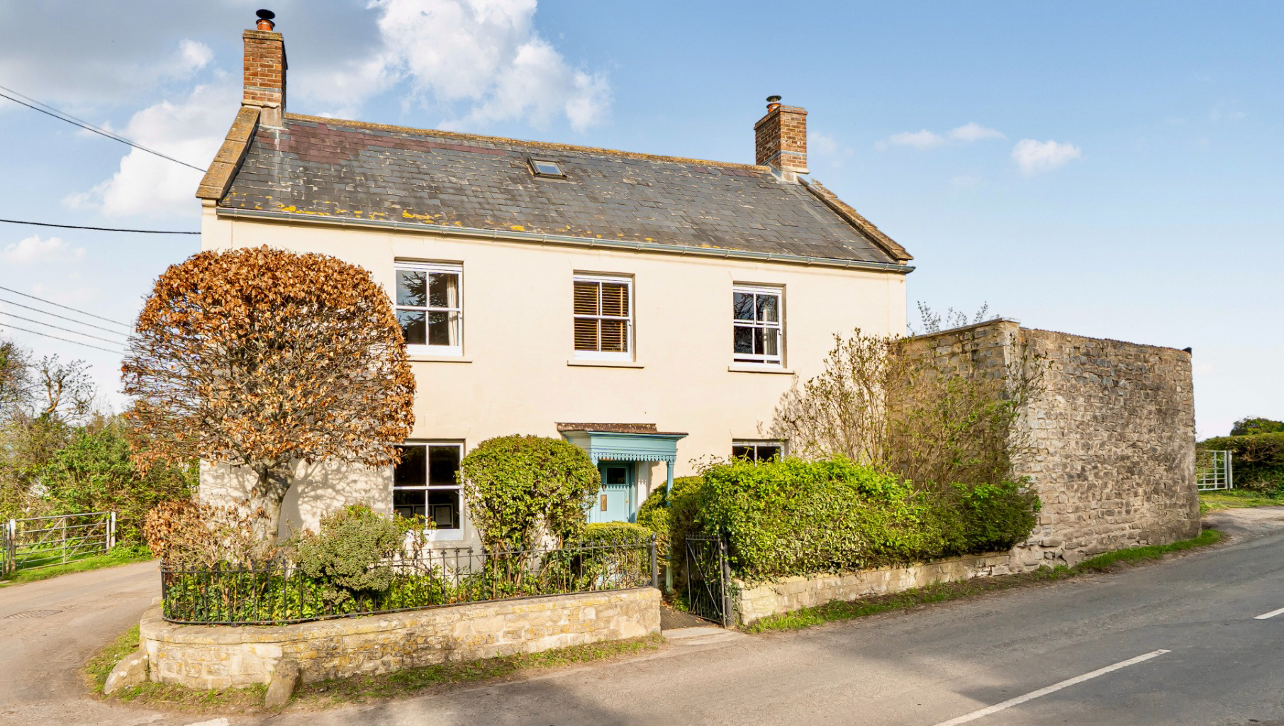In the heart of Theale, between Wells and Wedmore