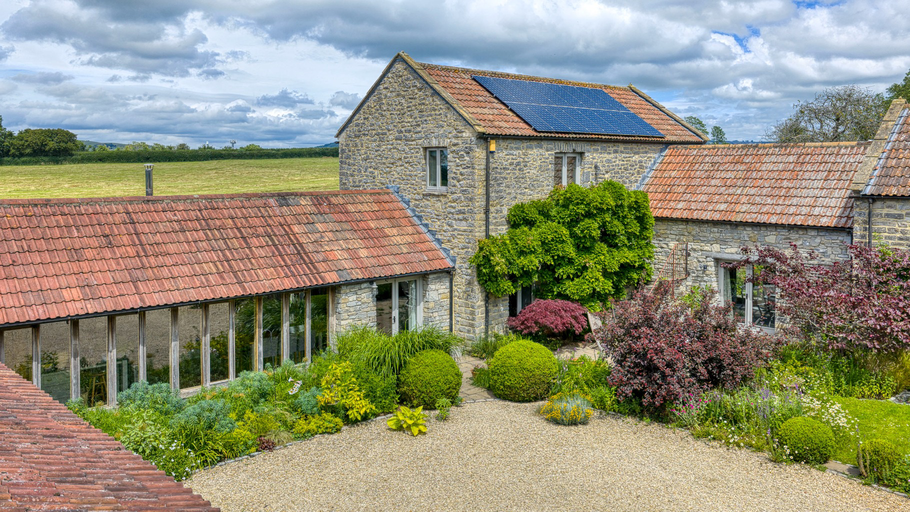 Stylish barn conversion in rural location close to Wedmore, photo 2