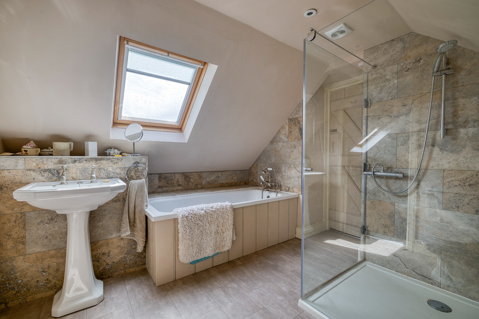 Stylish barn conversion in rural location close to Wedmore, photo 22