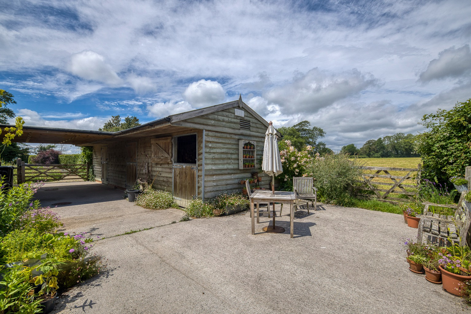Stylish barn conversion in rural location close to Wedmore, photo 47