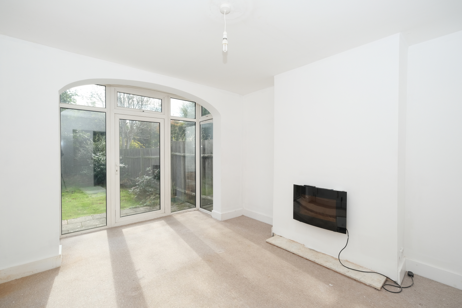 Haslucks Green Road, Shirley, Solihull, West Midlands B90 2LG, photo 3
