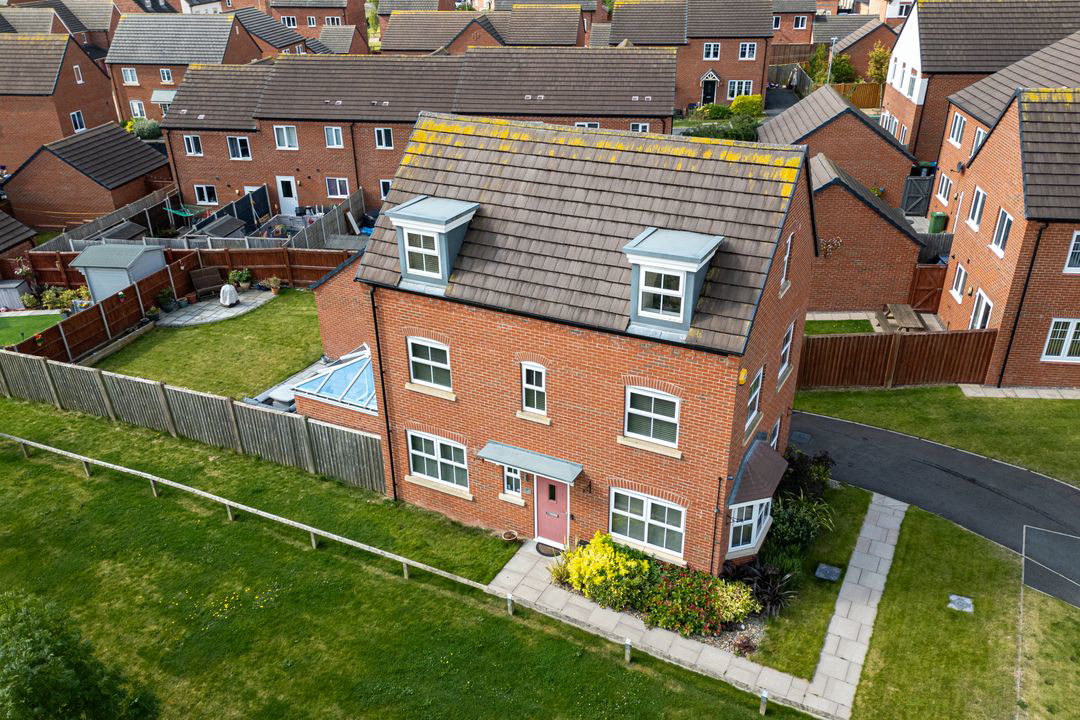 Coltsfoot Close, Off Meadow Way, Tamworth, B79