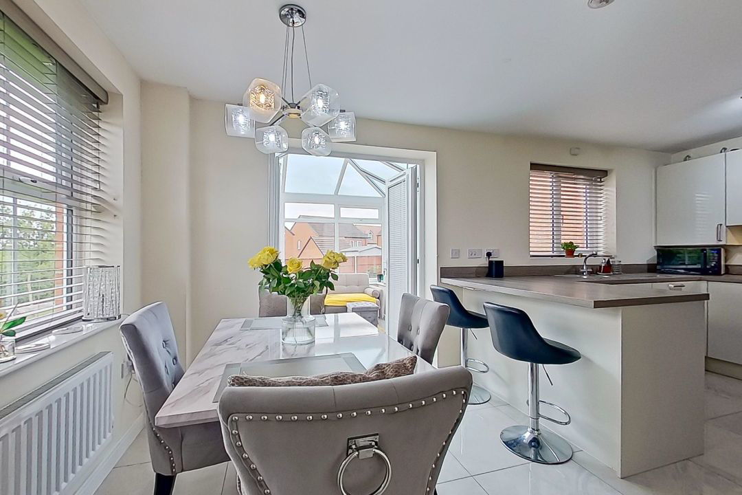 Coltsfoot Close, Off Meadow Way, Tamworth, B79, photo 6
