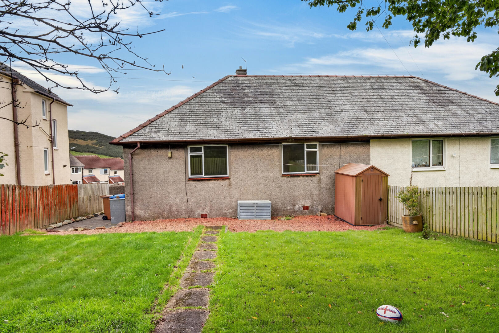 Highthorne Crescent, West Kilbride, photo 17