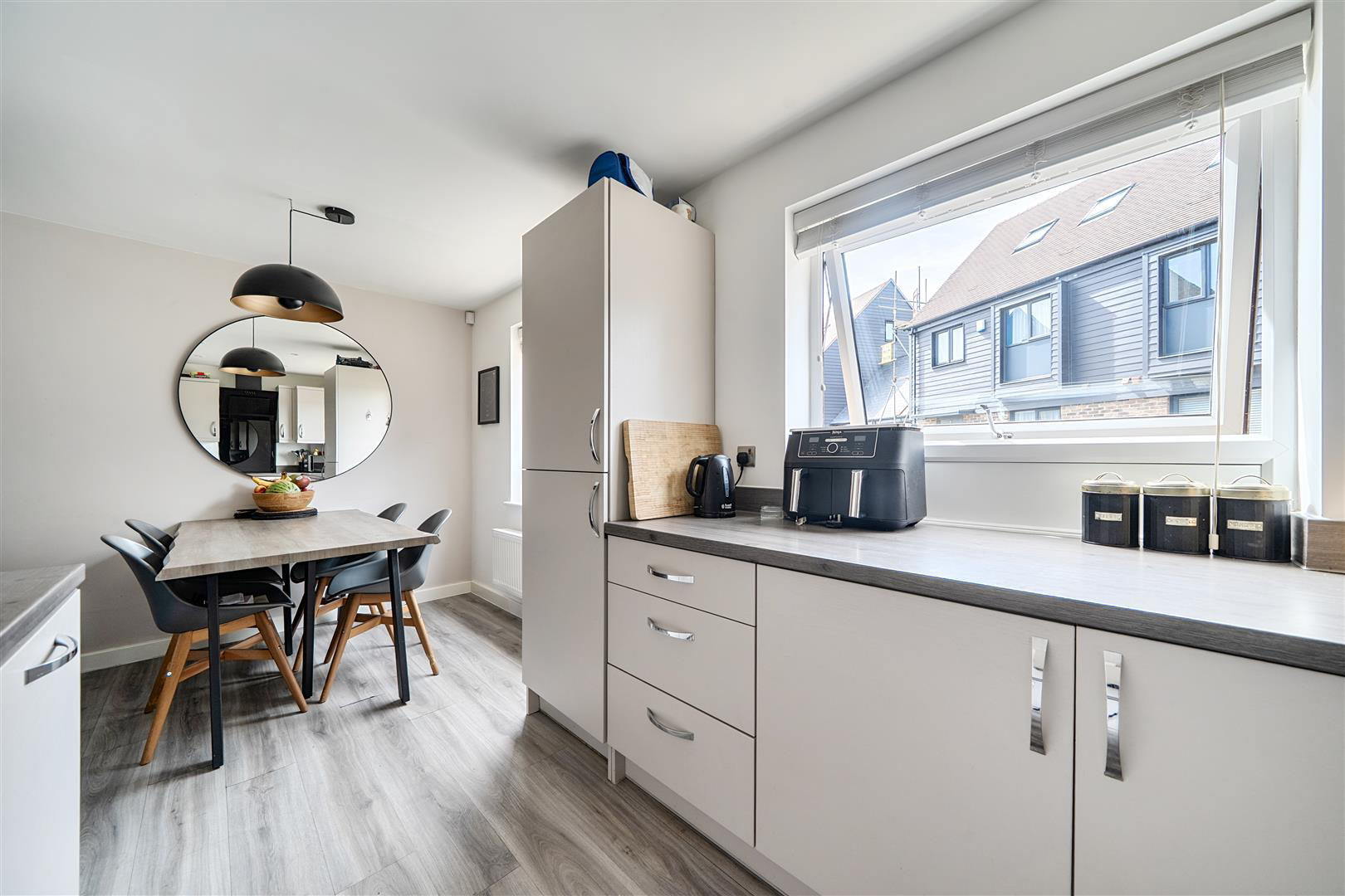 2 Brooke Close, Margate, photo 5