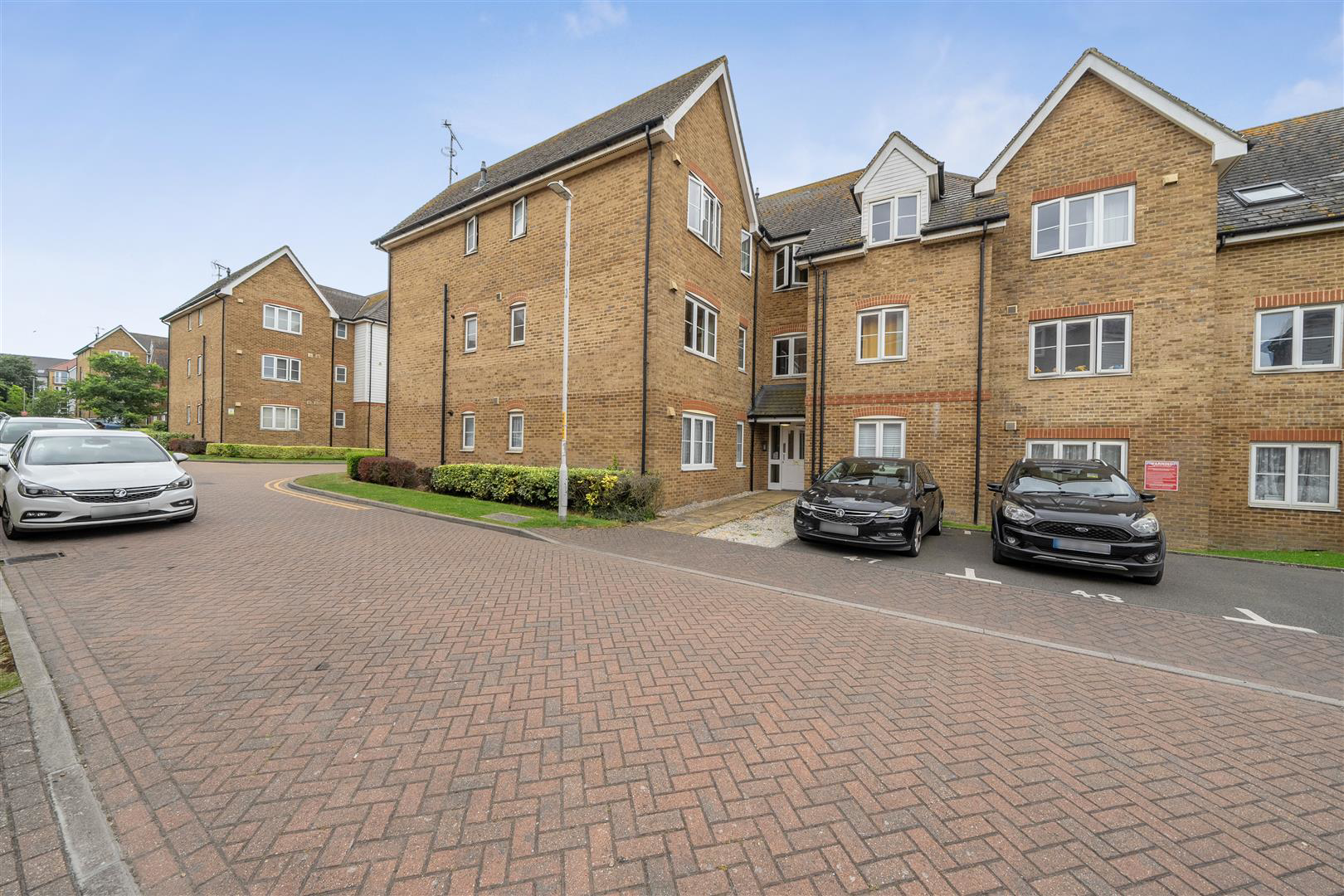 Wherry Close, Margate, photo 7