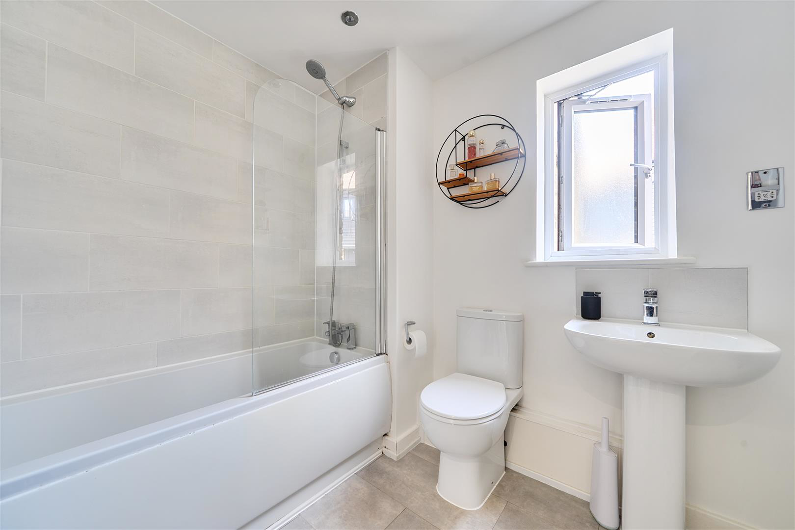 2 Brooke Close, Margate, photo 18