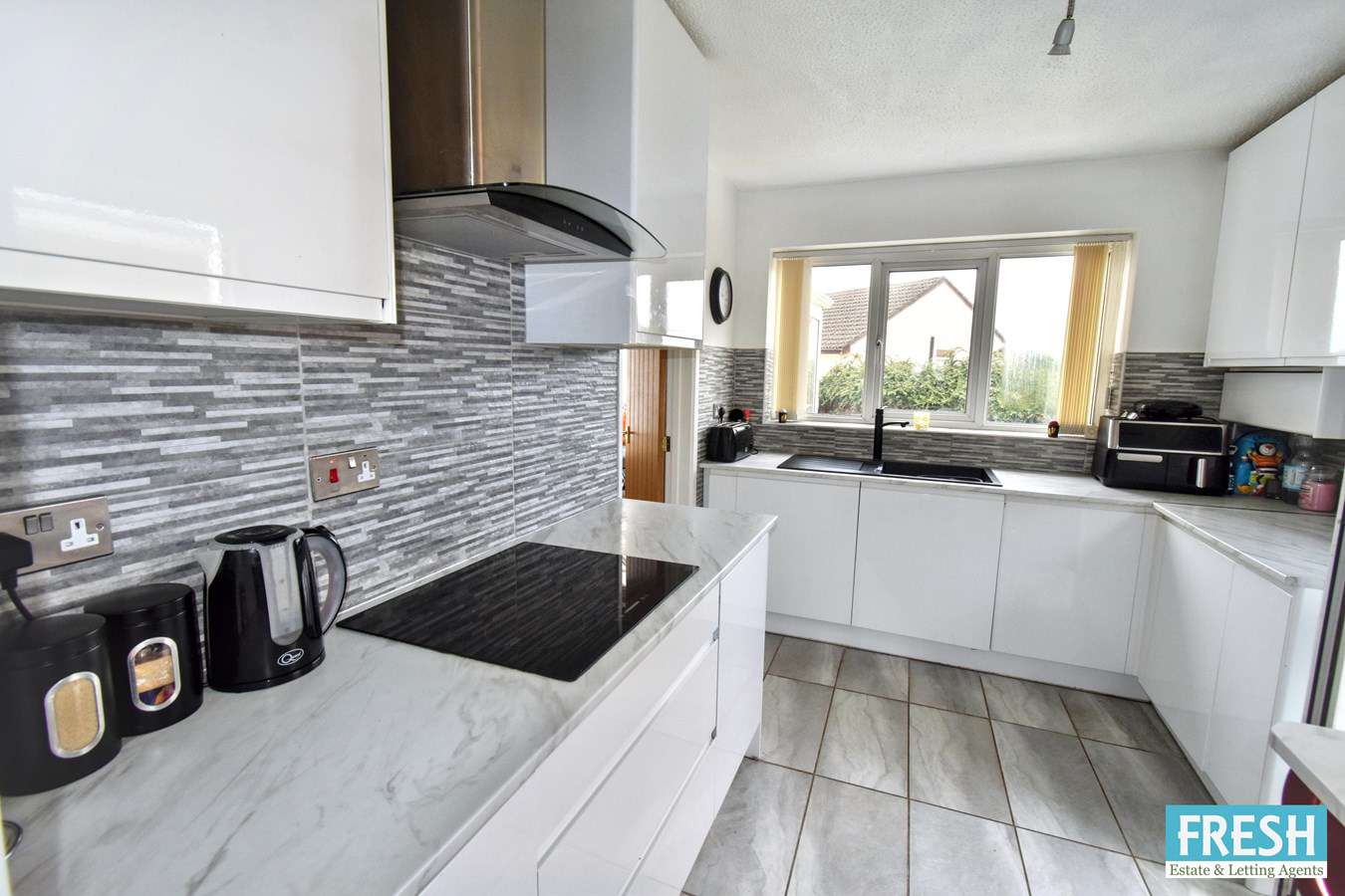 Ffordd Dewi, Llangyfelach, Swansea, SA6, photo 12