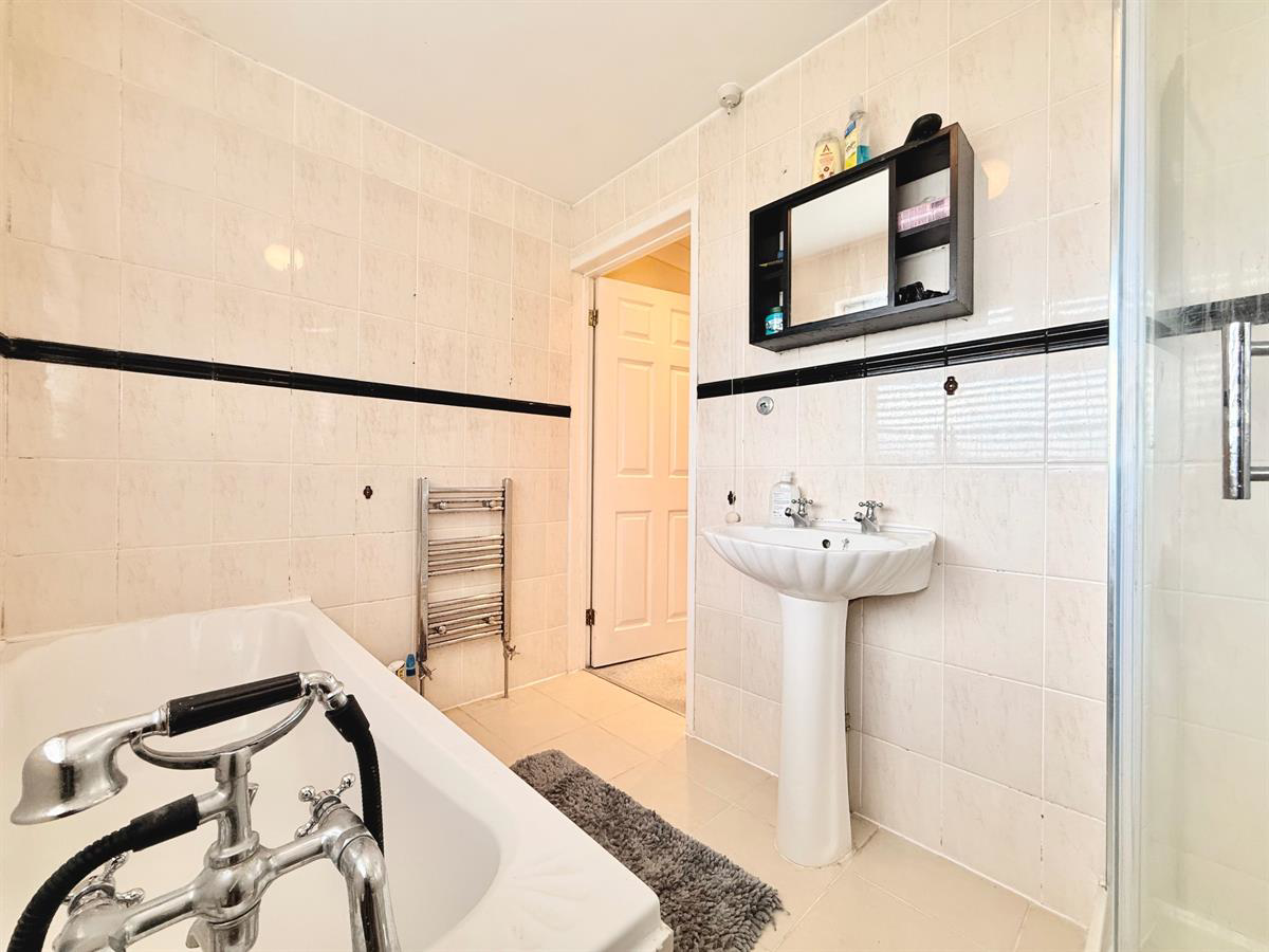 Tymeinwr Avenue, Bridgend, photo 17