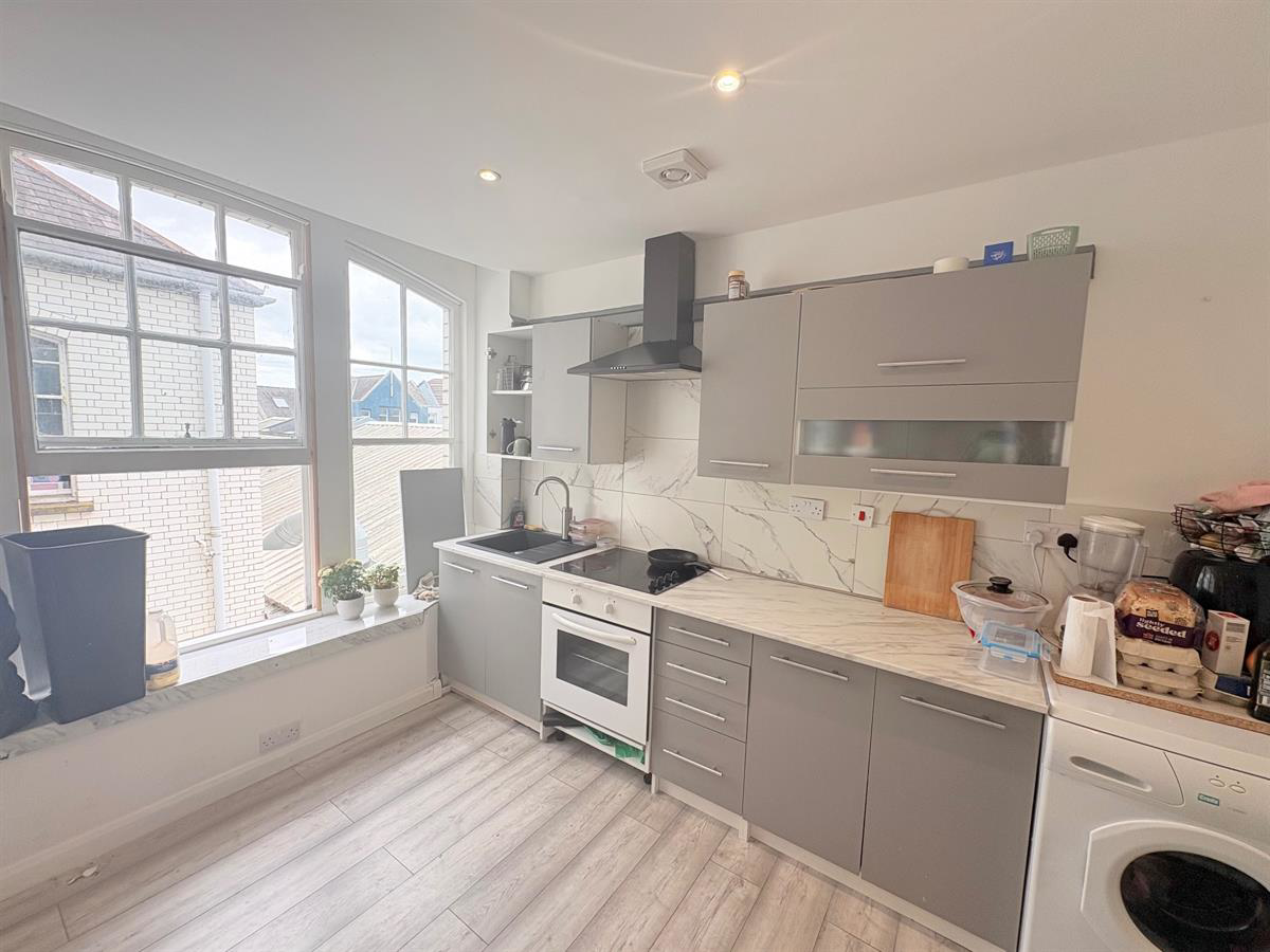 Flat 8, Pembroke Buildings, Cambrian Place, photo 8