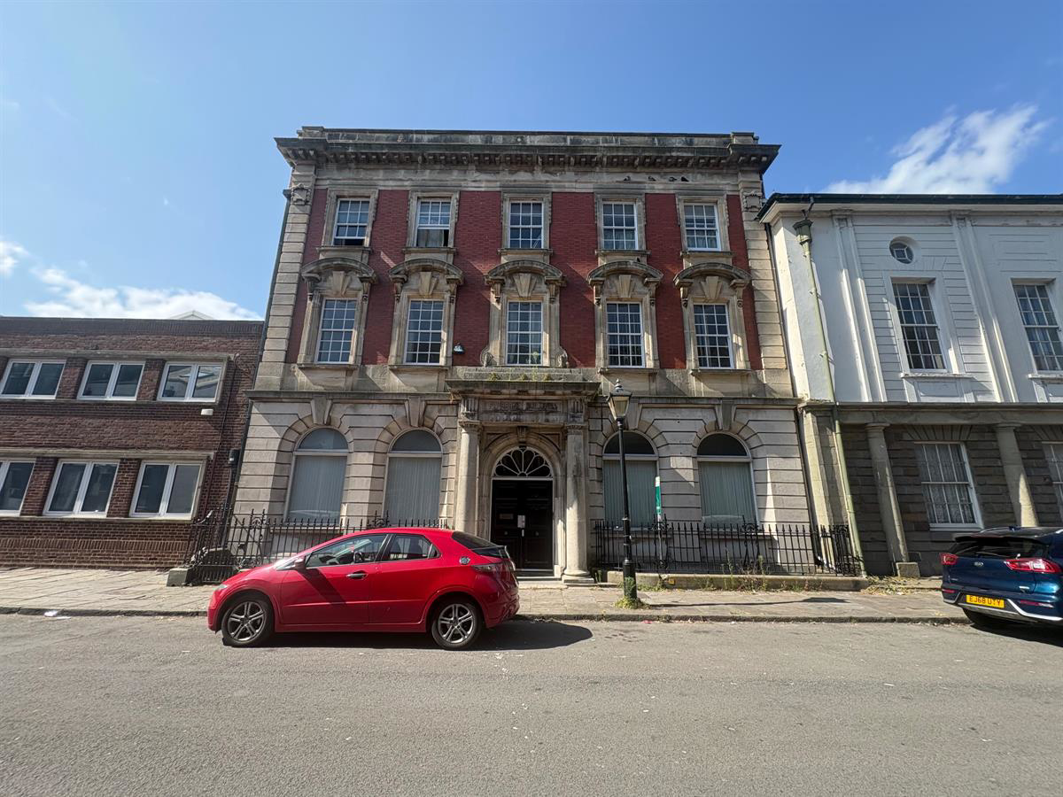 Flat 8, Pembroke Buildings, Cambrian Place