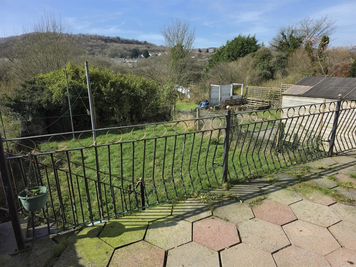 Bridgend Road, Maesteg, photo 13