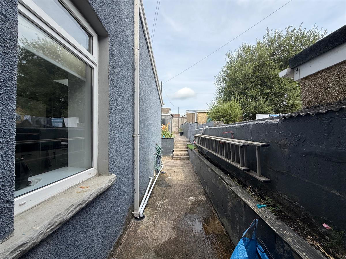 Ivor Street, Maesteg, photo 19