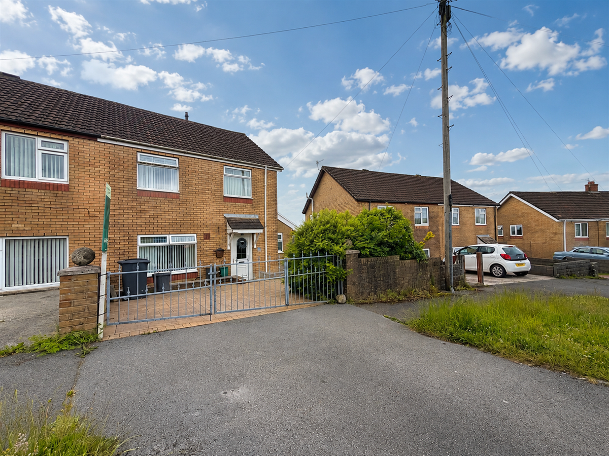 Heol Glannant, Bridgend