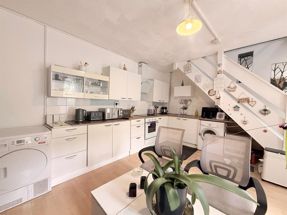 41A, B, C Oxford Street, Pontycymer, Bridgend, photo 7