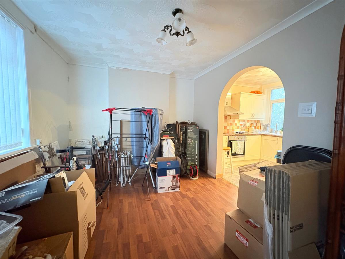 Heol Llwynffynon, Llangeinor, Bridgend, photo 5