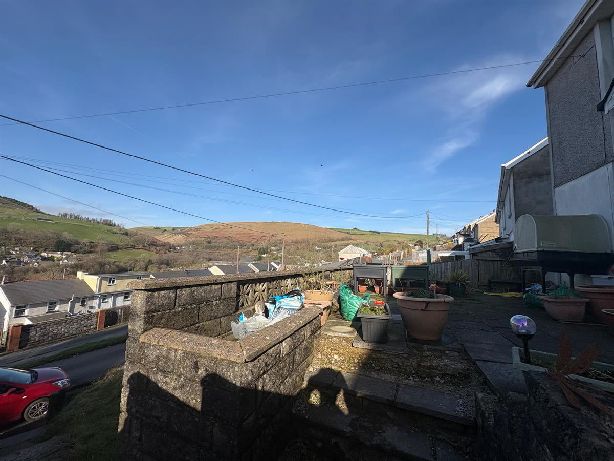 Heol Llwynffynon, Llangeinor, Bridgend, photo 16
