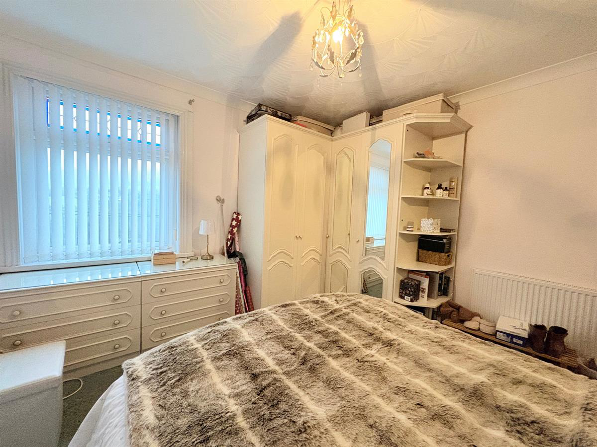 Heol Llwynffynon, Llangeinor, Bridgend, photo 11