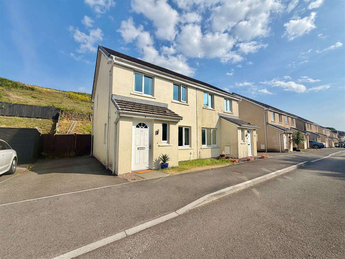 Heol Llwynffynon, Llangeinor, Bridgend