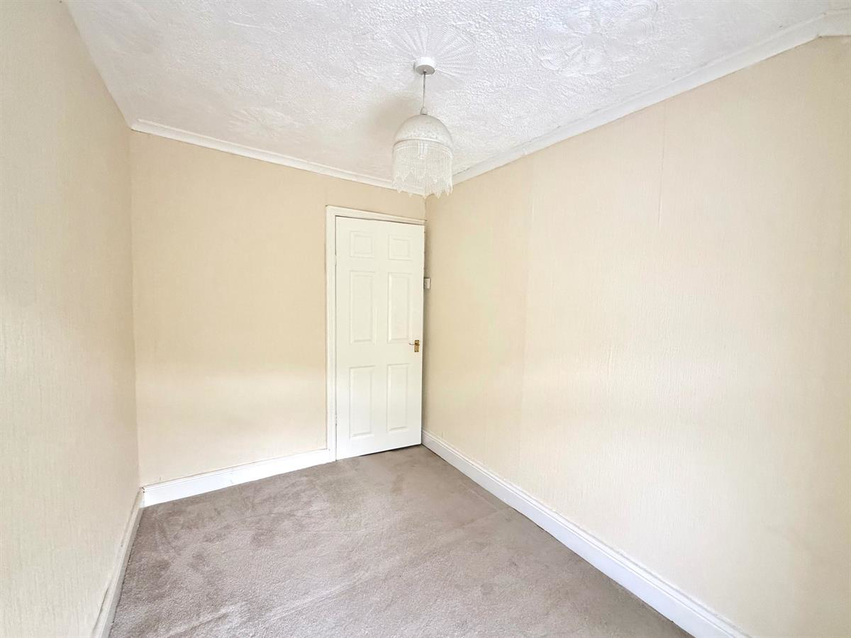 Oxford Street, Pontycymer, Bridgend, photo 10