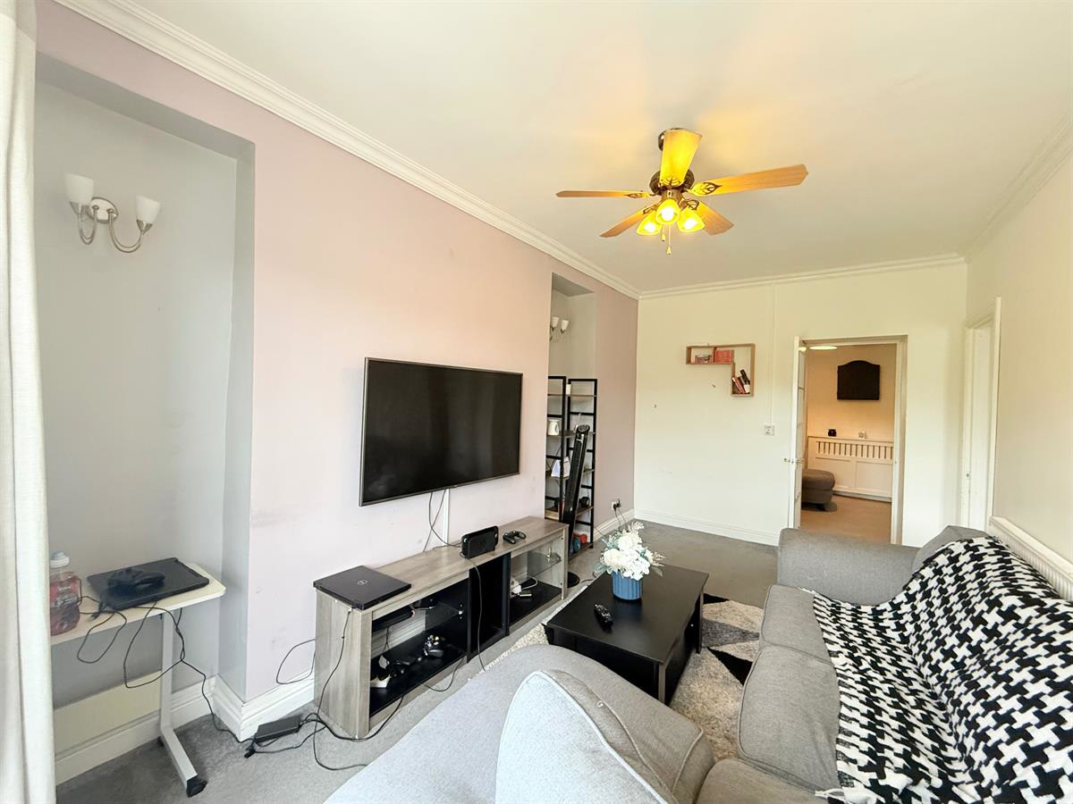 Church Street, Bridgend, photo 6