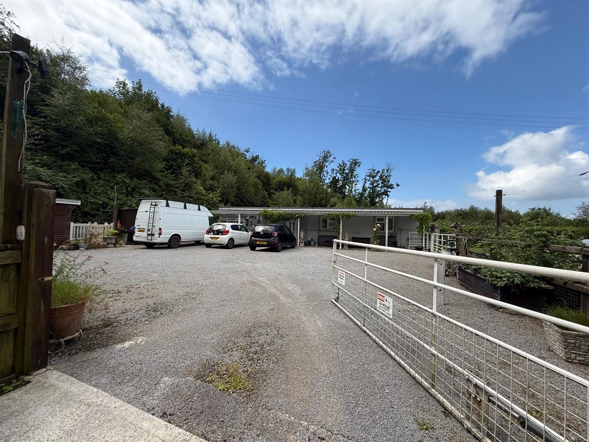 Park Road, Aberkenfig, Bridgend, photo 30