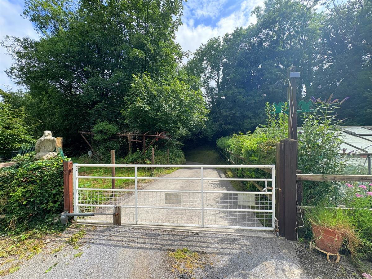 Park Road, Aberkenfig, Bridgend, photo 32