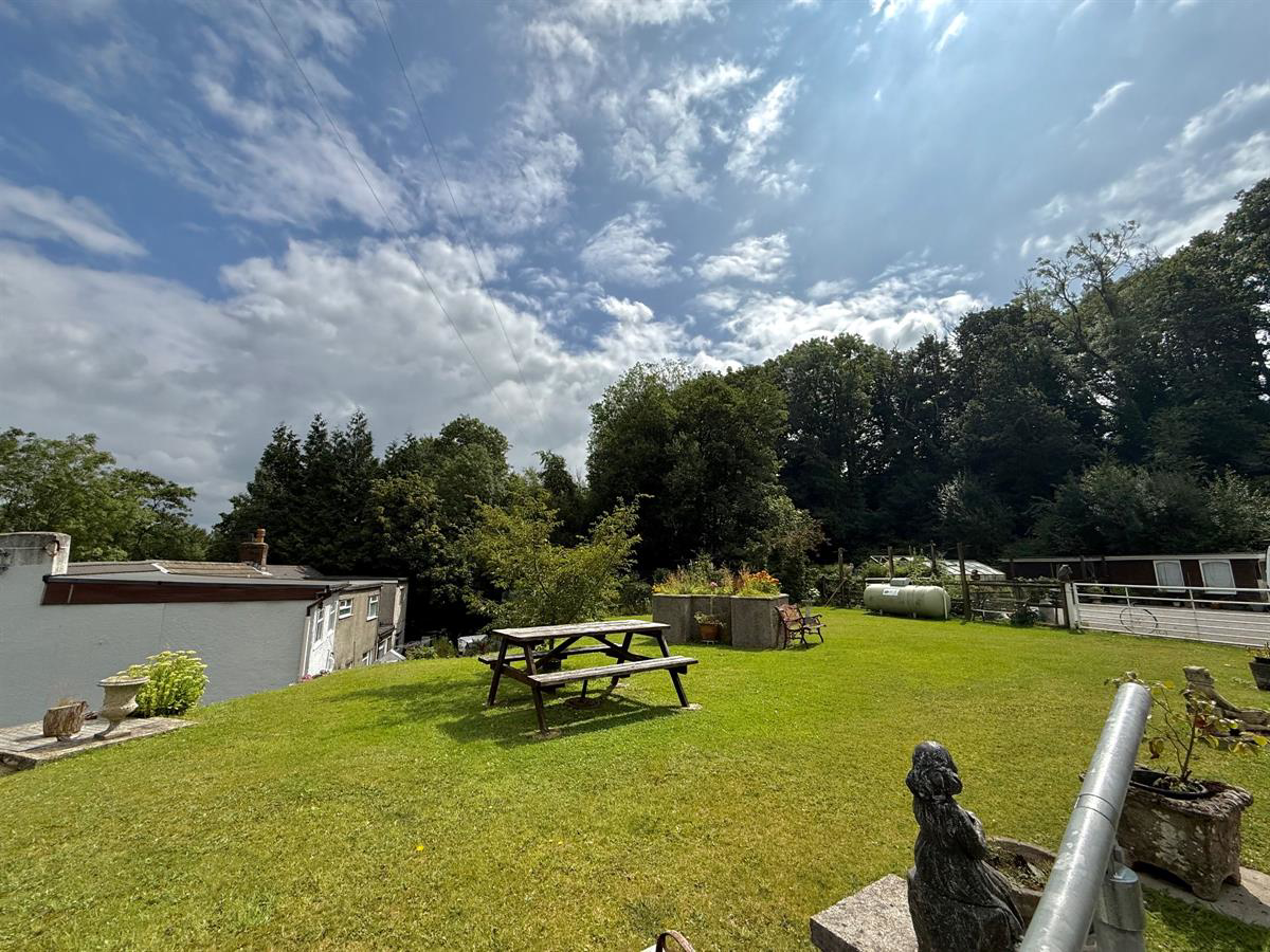 Park Road, Aberkenfig, Bridgend, photo 39