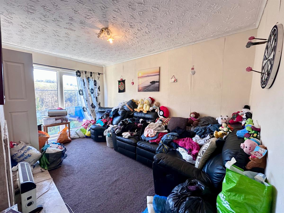 Dan-yr-Heol, Pantyrawel, Bridgend, photo 4