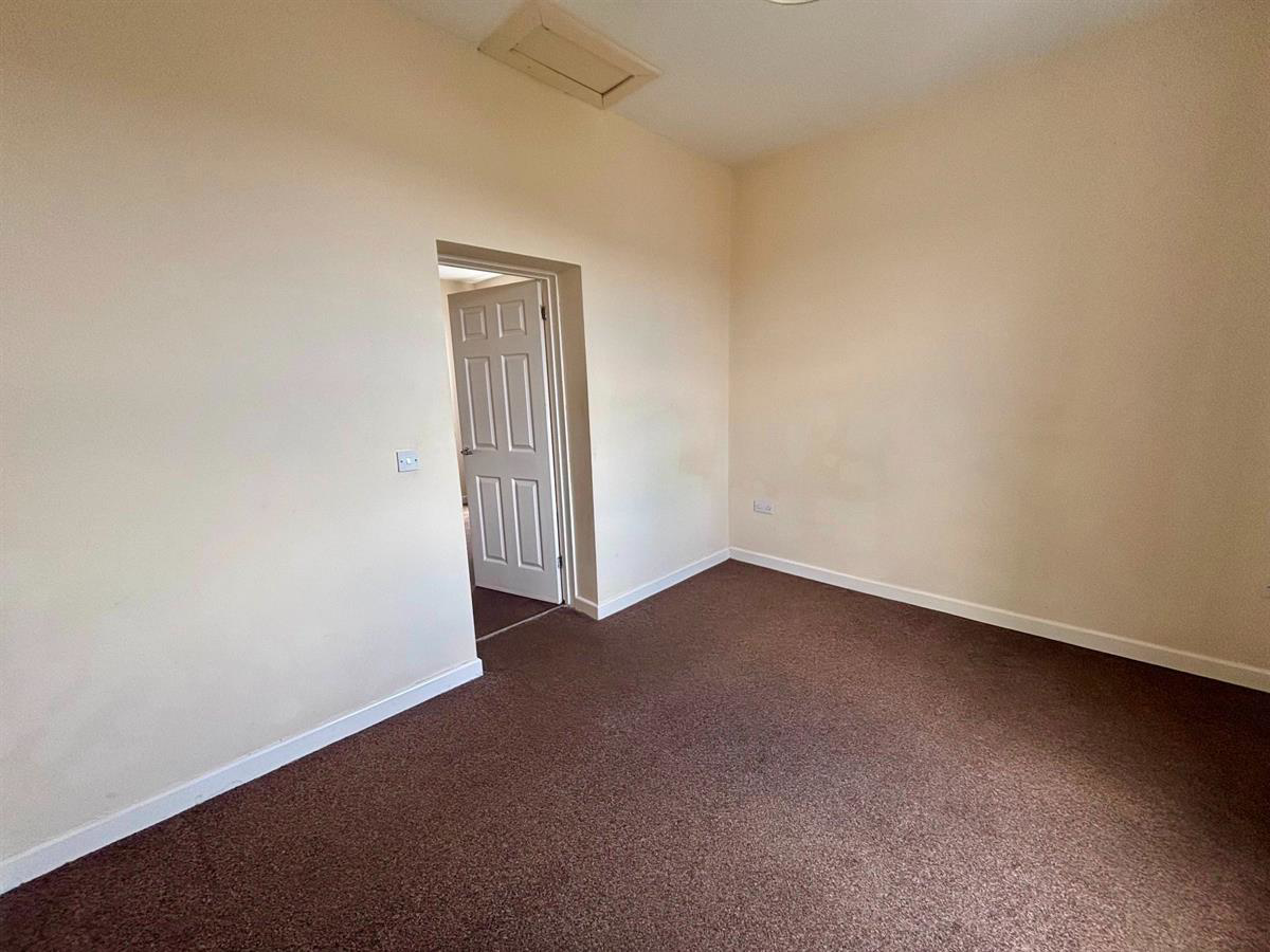 Flat 6,  London Road, Neath, photo 6