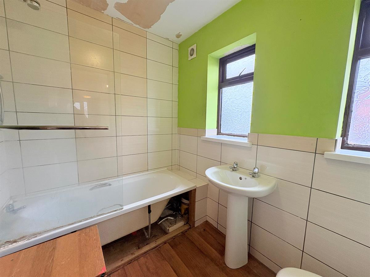 Waun Fach, Bettws, Bridgend, photo 16