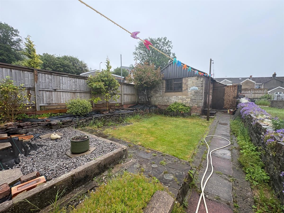 Alexandra Road, Pontycymer, Bridgend, photo 28