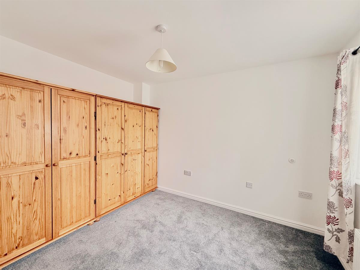 Heol Y Fronfraith Fawr, Bridgend, photo 15