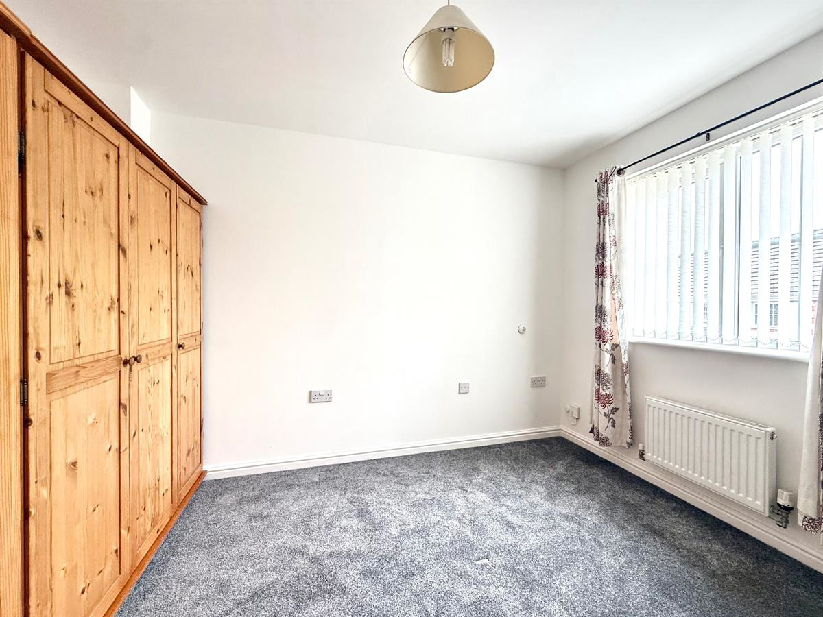 Heol Y Fronfraith Fawr, Bridgend, photo 16
