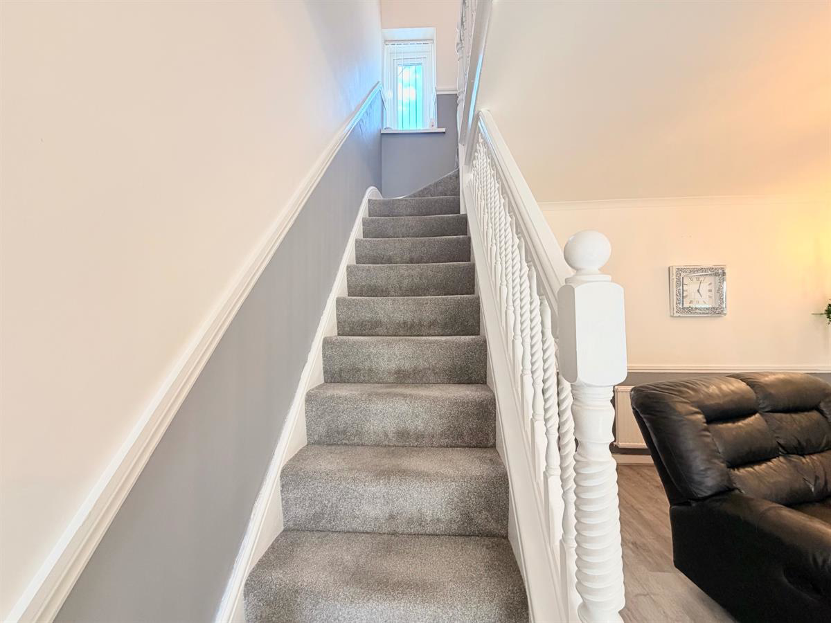 Oakdale Terrace, Tonypandy, photo 12