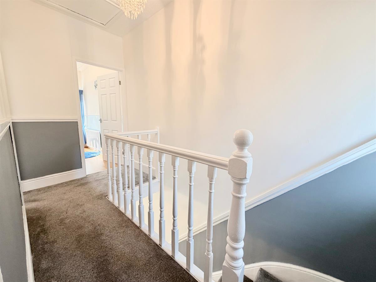 Oakdale Terrace, Tonypandy, photo 13