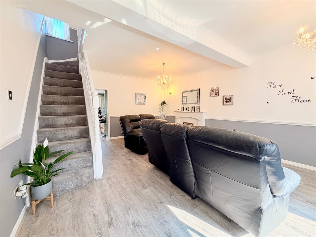 Oakdale Terrace, Tonypandy, photo 2