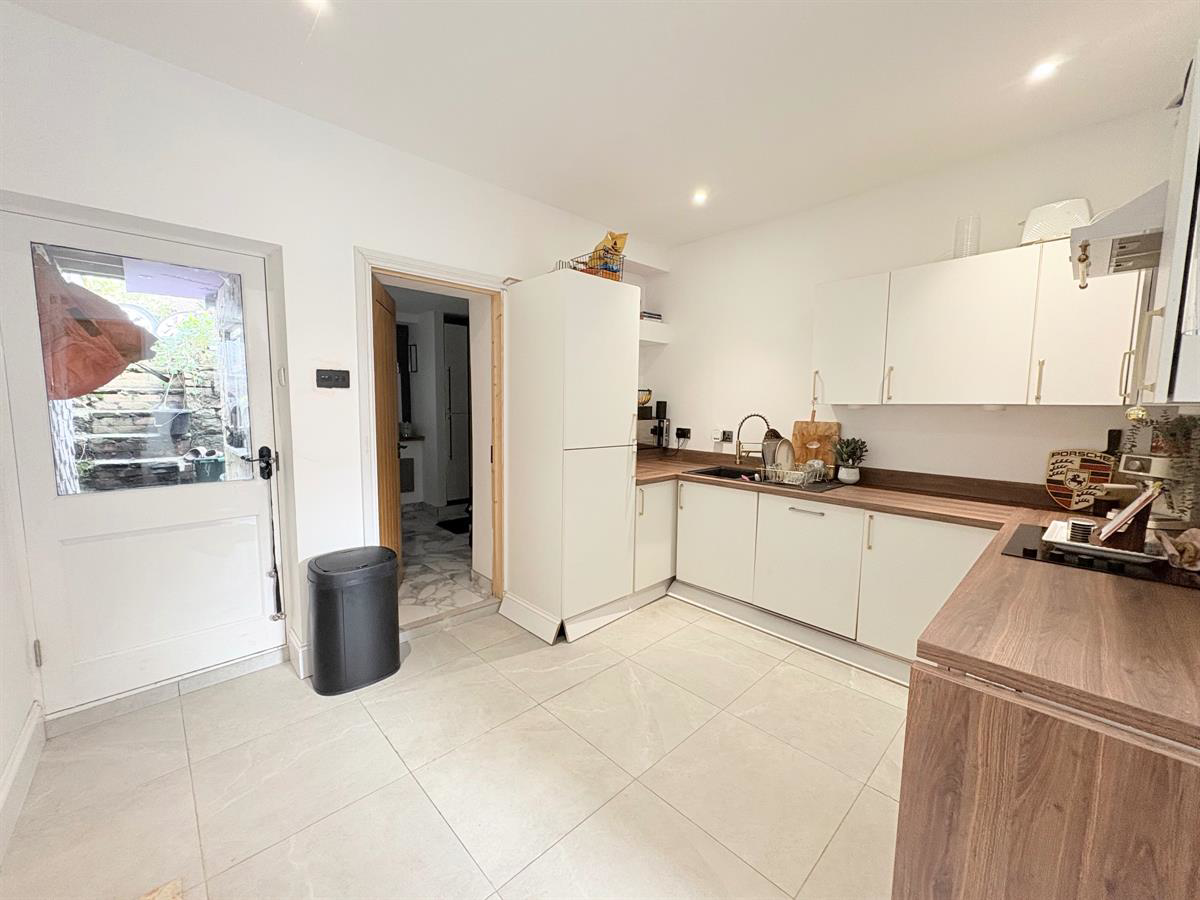 West Road, Bridgend, photo 4