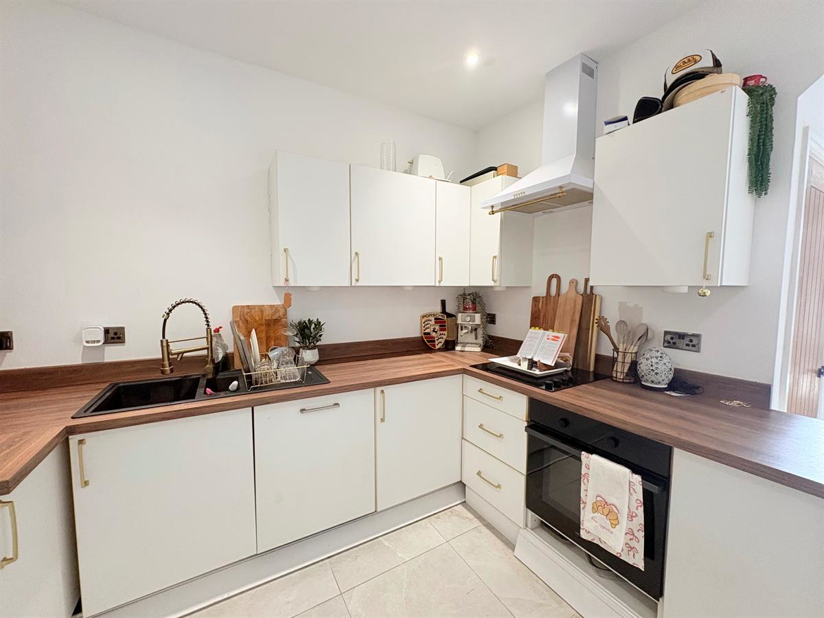 West Road, Bridgend, photo 5