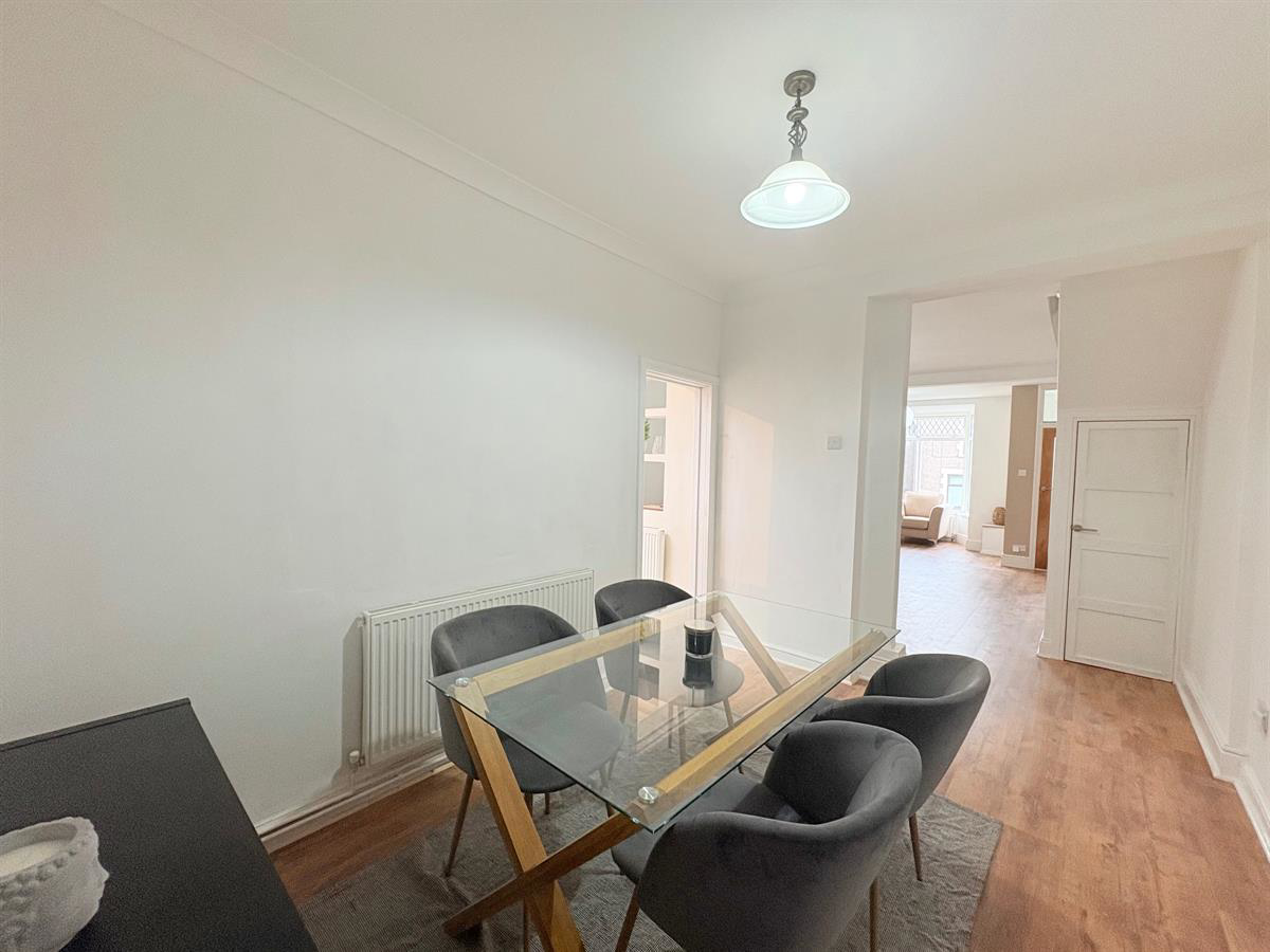 Alexandra Road, Pontycymer, Bridgend, photo 10