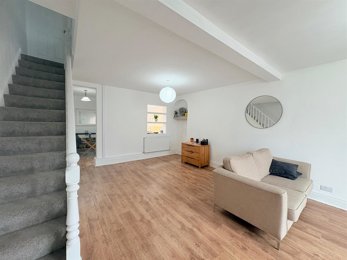 Alexandra Road, Pontycymer, Bridgend, photo 4
