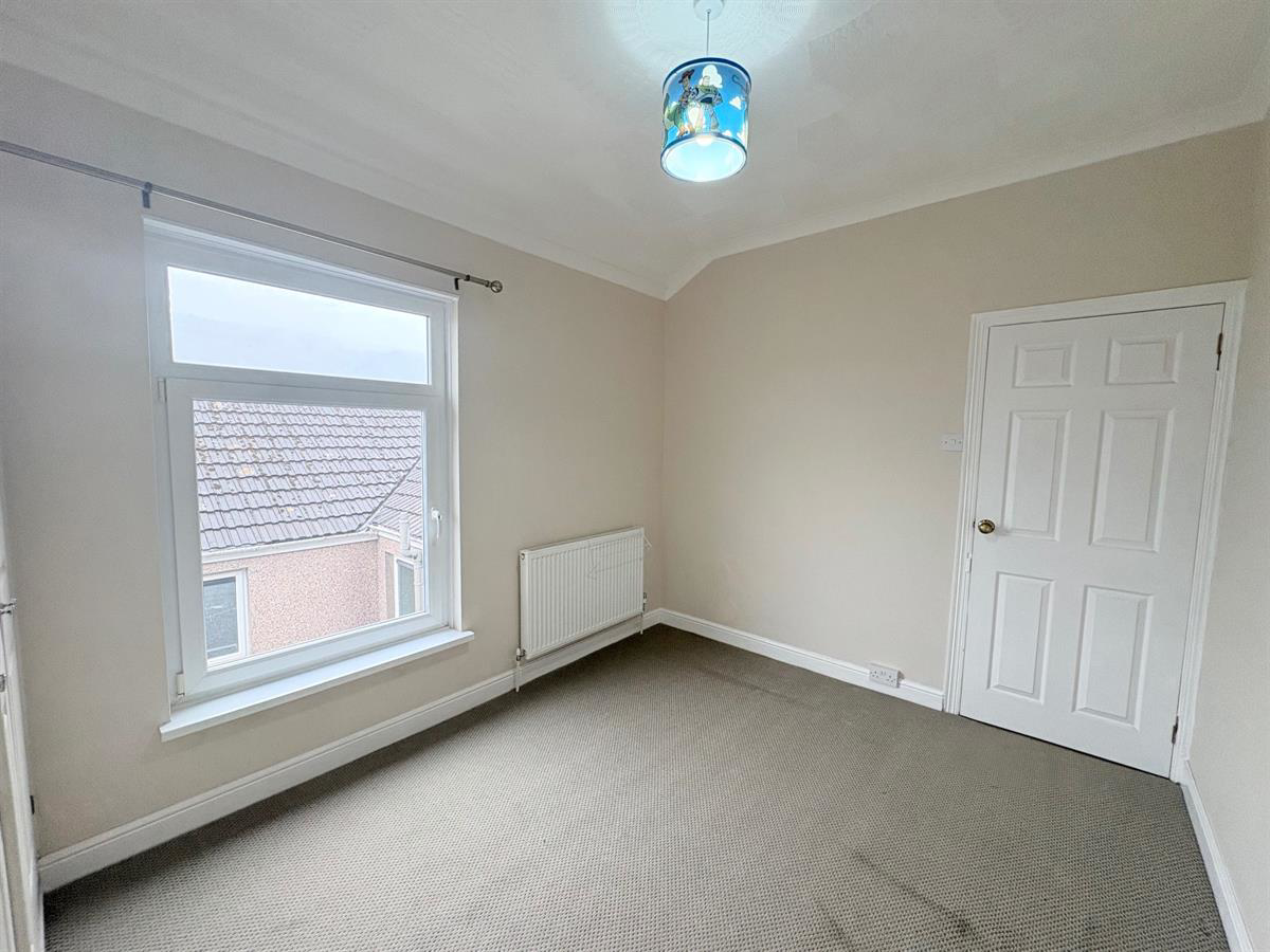 Alexandra Road, Pontycymer, Bridgend, photo 17